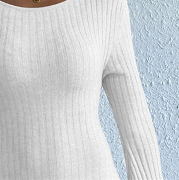 Ivory Stylish Backless Sweater Dress - Picture 2 of 3
